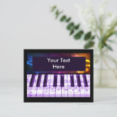 グラカラフルンドピアノ鍵盤と音楽ノート ポストカード (スタンド正面)