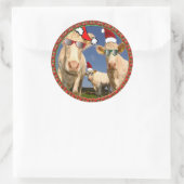 グラスと赤いサンタ帽を被ったクリスマス牛 ラウンドシール (バッグ)
