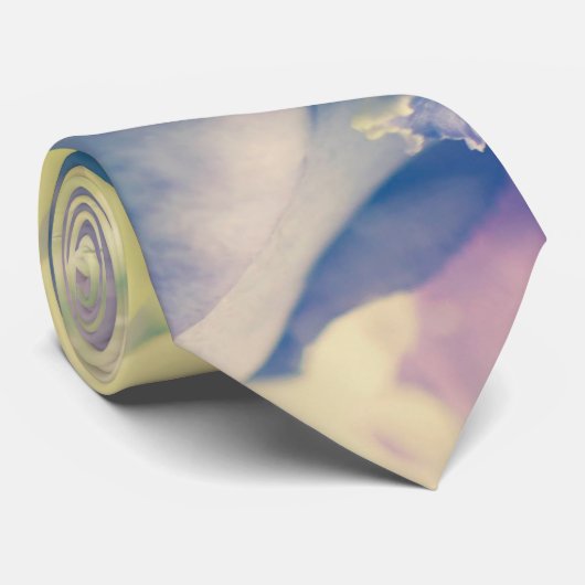 グラスの後ろにバラが二人 ネクタイ (ロール)