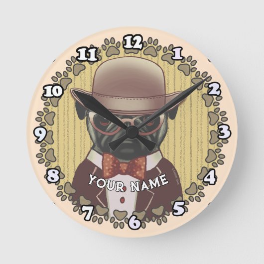 グラスを掛けたパグ ラウンド壁時計 (正面)