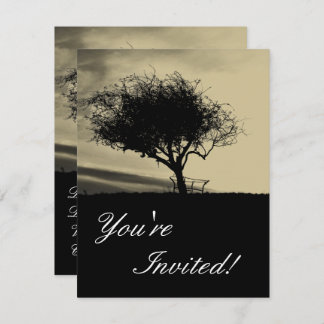 グラストンベリー・ホーソーン。丘の上の木。セピア色。 招待状