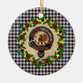 グラッドストーンバッジ&タータンチェックパーソナライズされたクリスマス セラミックオーナメント (正面)