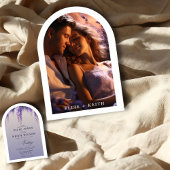 グラデお洒落ィエントパープルフローラフォトアーチWeddin 招待状