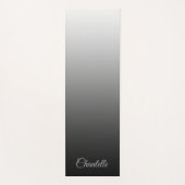 グラデエレガントーション(黒から白、名前をカスタムする) ヨガマット (正面)