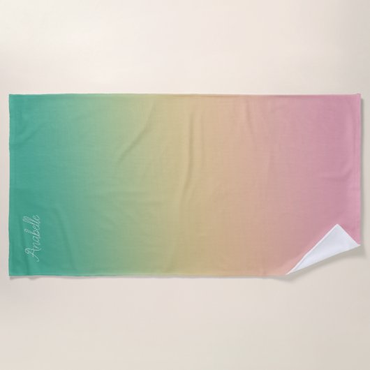 グラデパーソナライズされたィティグラデーションングティール（緑がかった色）ピーチピンク ビーチタオル (正面)