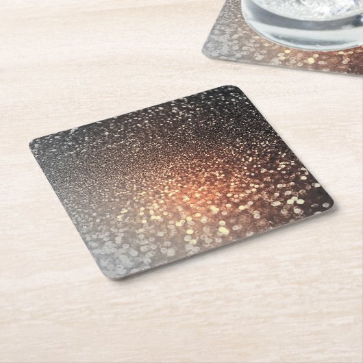 グラデーションなテラコッタ銅の輝きの光沢があるグリッター スクエアペーパーコースター (アングル)