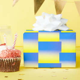 グラデーションブルーと黄色の幾何学的ウクライナインスパイア ラッピングペーパー