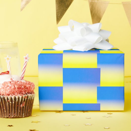 グラデーションブルーと黄色の幾何学的ウクライナインスパイア ラッピングペーパー (誕生日パーティー)