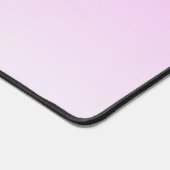 グラデーションモダンピンクのミニマリストのパーソナライズ デスクマット (コーナー)