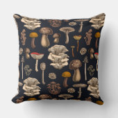 グラファイトブラックの野生のキノコ クッション (正面)