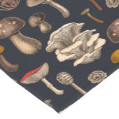 グラファイトブラックの野生のキノコ ショートテーブルランナー (コーナー)