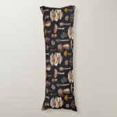 グラファイトブラックの野生のキノコ ボディピロー (正面縦)