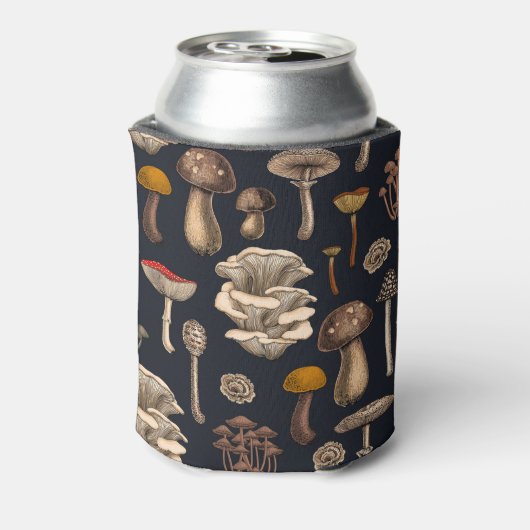 グラファイトブラックの野生のキノコ 缶クーラー (缶裏面)