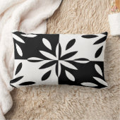 グラフィックな白黒の幾何学模様 ランバークッション (ブランケット)