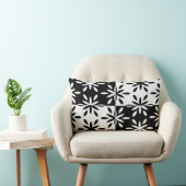 グラフィックな白黒の幾何学模様 ランバークッション (椅子)