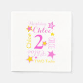 グラフィックイエローピンクという誕生日のスター スタンダードカクテルナプキン (正面)