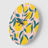 グラフィック図解入りの、写真付きのレモン：ピンクシームレスパターン ラージ壁時計 (傾斜)