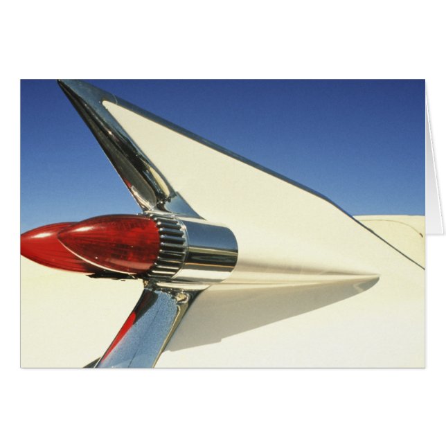 グラフィック: ひれおよびテールライトのクローズアップ (正面横)