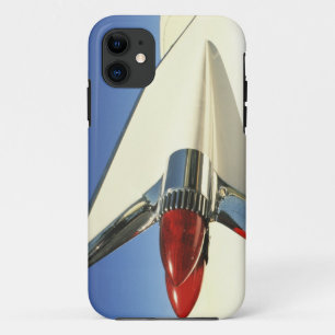 グラフィック: クラシックカーのフィンとテイルライトのクローズアップ iPhone 11 ケース