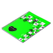 グラフィティの花とチェックのノート ノートブック (左側)