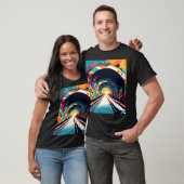 グラフィティアート付きトンネル Tシャツ (ユニセックス)