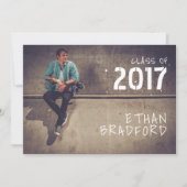 グラフィティスタイルの男の子の写真　卒業パーティー 招待状 (正面)