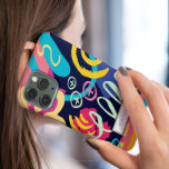 グラフィティファンキーはっきりしたスクライブラスパターンモノグラム iPhone 15ケース<br><div class="desc">このファンキーカラフルパターン（の模様が）あるのiPhoneケースはあなたの携帯電話のための完璧な保護と見てカッコいいああ手に！</div>