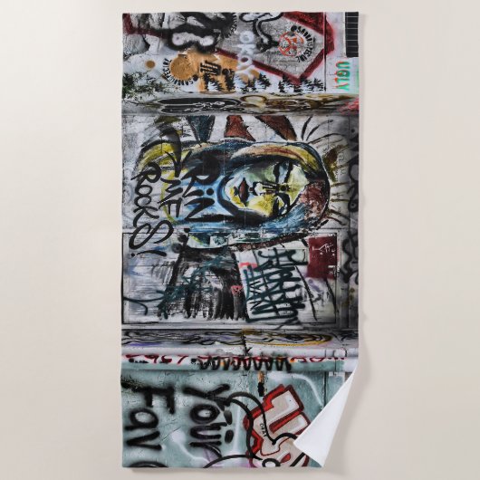 グラフィティモダンアクールーバン通りアート ビーチタオル (正面)