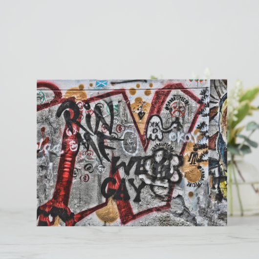 グラフィティレッドグレーレターアーバン通りウォールアート (スタンド正面)