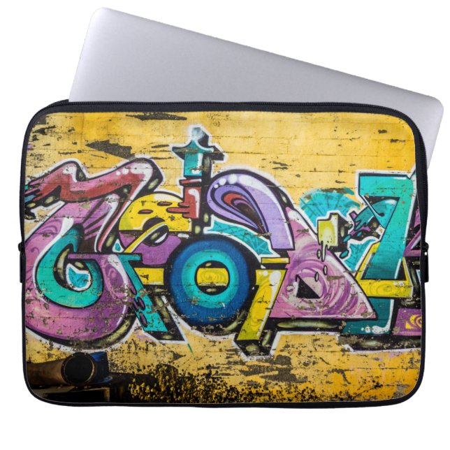 グラフィティ、グルダンダルフィヨルドゥール、アイスランド ラップトップスリーブ (正面)