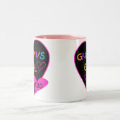 グラマの女の子Tシャツ，マグカップ，ボタン，ケース，帽子 ツートーンマグカップ (中央)