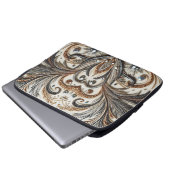 グラマラスなバロックデザインとグリッター&宝石 ラップトップスリーブ (正面下部)