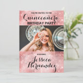 グラマラスなピンクのグリッターシークンズ写真キンセアニラ 招待状 (スタンド正面)