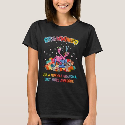 グラミンゴは普通のおばあちゃんキルティング Tシャツ (正面)