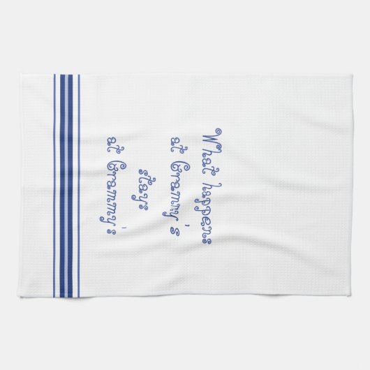 グラミーがグラミーの家に留まったときに起こること キッチンタオル (横)