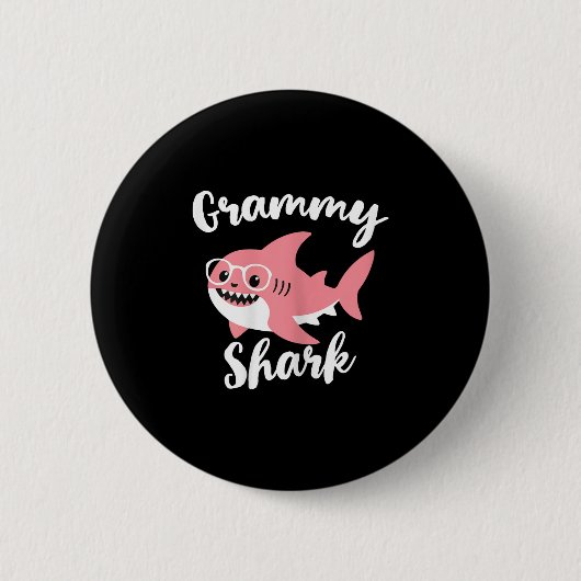 グラミーシャーク母の日おばあちゃん面白い 缶バッジ (正面)
