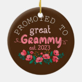 グラミー・エスト素晴らし2023ギフトおばあちゃんに昇格 セラミックオーナメント (裏面)