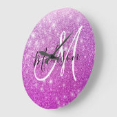 グラムパープガーリールグリッタースパークルスモノグラム名 ラージ壁時計 (傾斜)