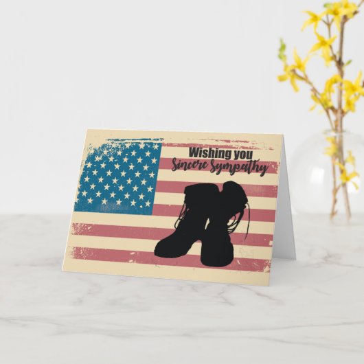 グランジな旗上のブーツとの軍の悔やみや弔慰 カード (黄色い花)