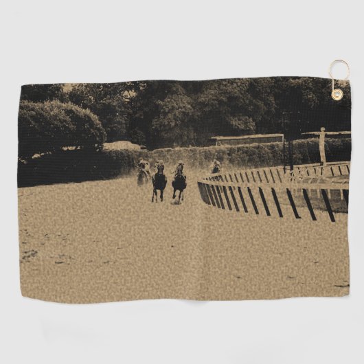 グランジな競馬の泥トラック ゴルフタオル (横)