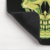 グランジな背景の緑の恐いスカル マウスパッド (コーナー)