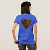 グランジなSteampunkの時計およびギアのハート Tシャツ (裏面フル)