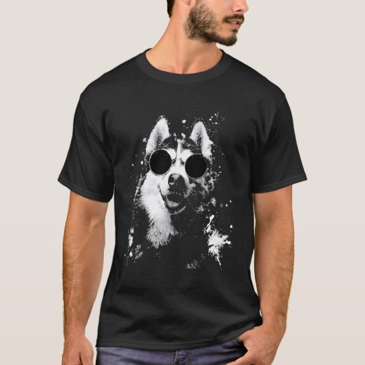 グランジスタイルのヒップスターシベリアンハスキー犬サングラスあり Tシャツ (正面)