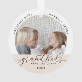 グランドキッズが人生を壮大な写真に オーナメント (裏面)