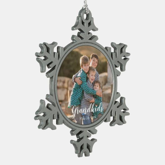 グランドキッズが人生を壮大にする スノーフレークピューターオーナメント (左)