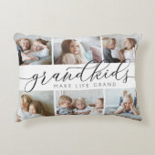 グランドキッズが人生を壮大にする | 6フォトコラージュ アクセントクッション (正面)
