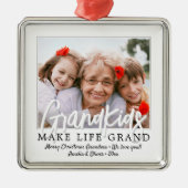 グランドキッズが人生を壮大に1写真祖父母に メタルオーナメント (正面)