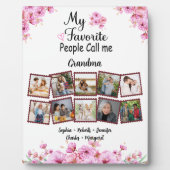 グランドキッズの名前と写真を持ったおばあちゃん |ピンクの花 フォトプラーク (正面)