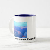 グランドキャニオンの南縁、南縁、天国は…会います ツートーンマグカップ (正面左)