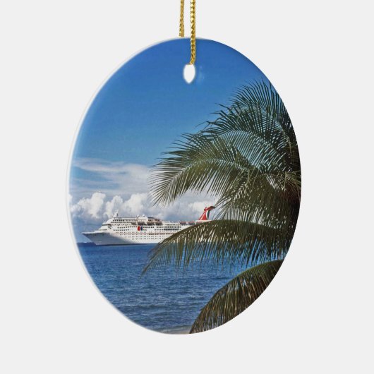 グランドケイマンの島でつながれるカーニバルの遊航船 セラミックオーナメント (右)